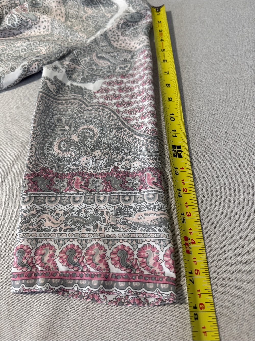 Lila Rose Women's Multi Print Boatneck Top in Gray and Dusty Pink SZS - Picture 13 of 14